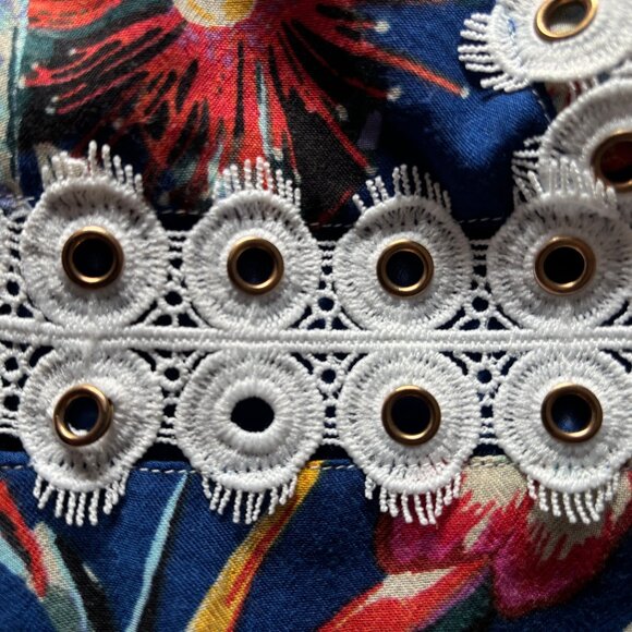 Red Carter Eyelet Lace Bell-Sleeve Tropical Dress - Size S - Picture 12 of 15